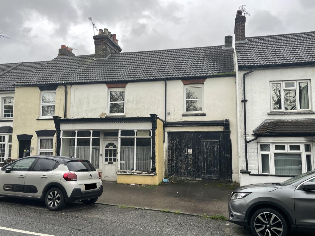 Lot: 91 - CONVERSION PROJECT TO TWO HOUSES -